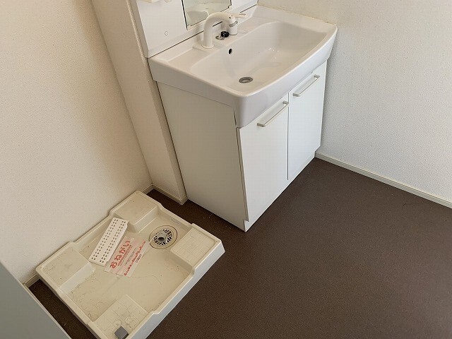 洗面設備　※写真は１０１号室のため現況を優先します
