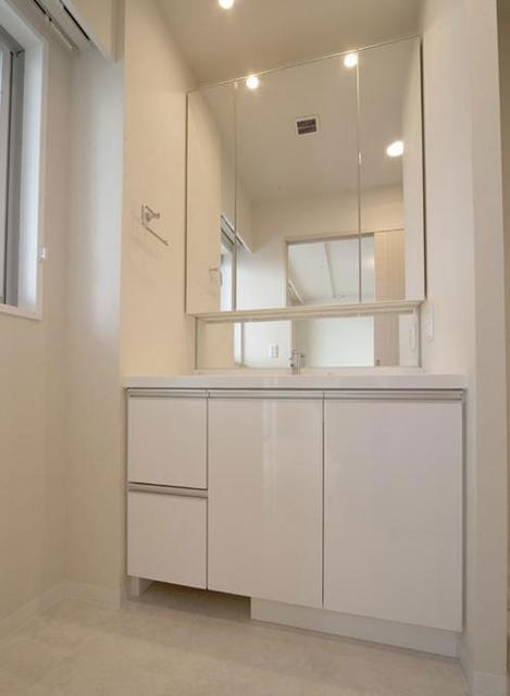 洗面設備　※写真は同タイプ住戸です。