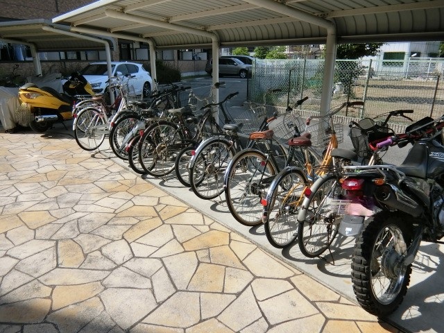 駐車場　駐輪場