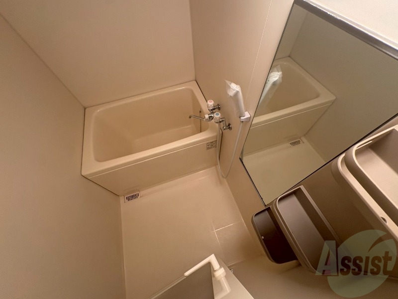 バス・シャワールーム　お風呂になります。一日の疲れを癒してくださいね。