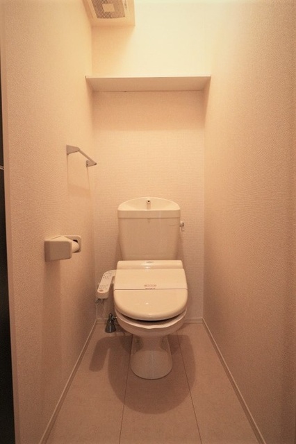 トイレ　温水洗浄暖房便座