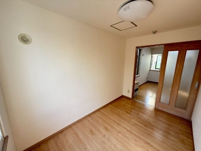 その他　※写真は別号室です。