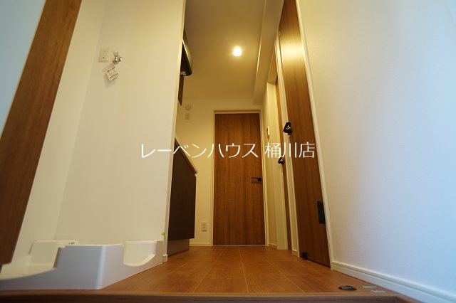 玄関　レーベンハウス桶川店へ　048-787-5511
