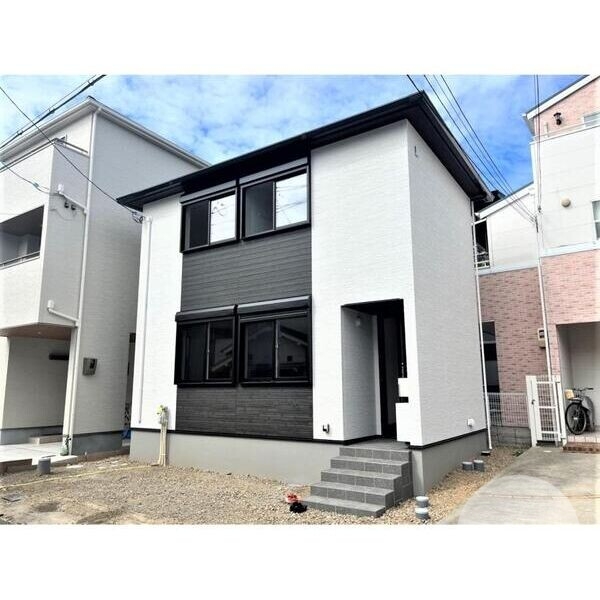 建物外観　築浅一戸建て♪