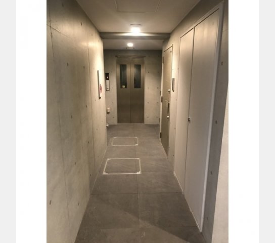 ロビー　エレベーター