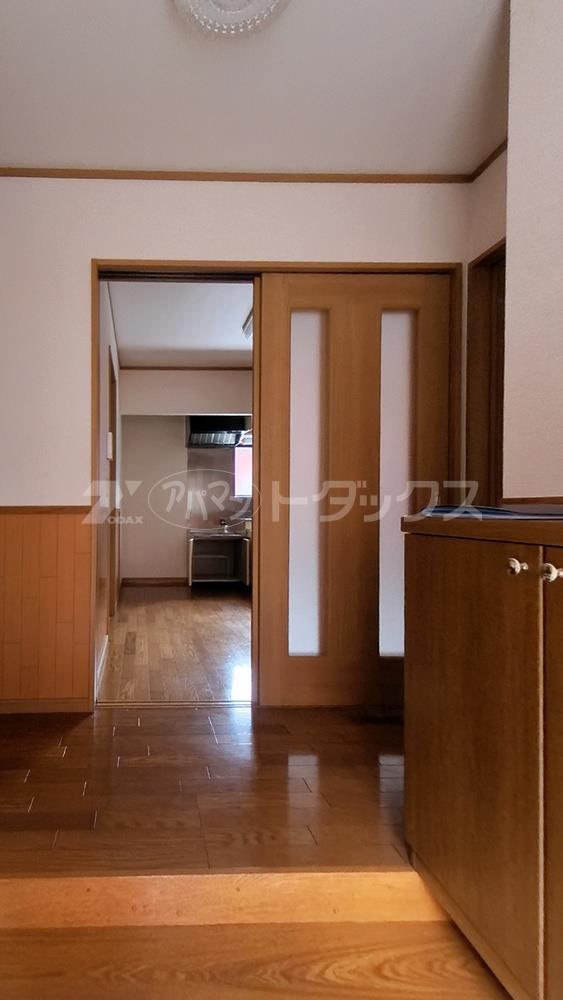 玄関　同タイプの別の部屋