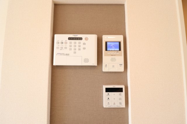セキュリティ　アルソックホームセキュリティ標準搭載、カラーモニター付インタ