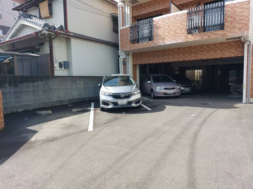 駐車場　駐車場