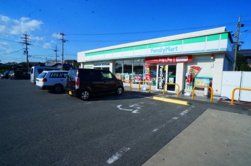 コンビニ　ファミリーマート 山城上狛店（コンビニ）まで332m