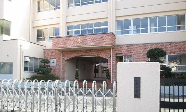 小学校　山梨市立山梨小学校（小学校）まで1000m