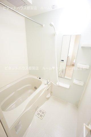 バス・シャワールーム　※同物件、同タイプ、間取り反転のお部屋です