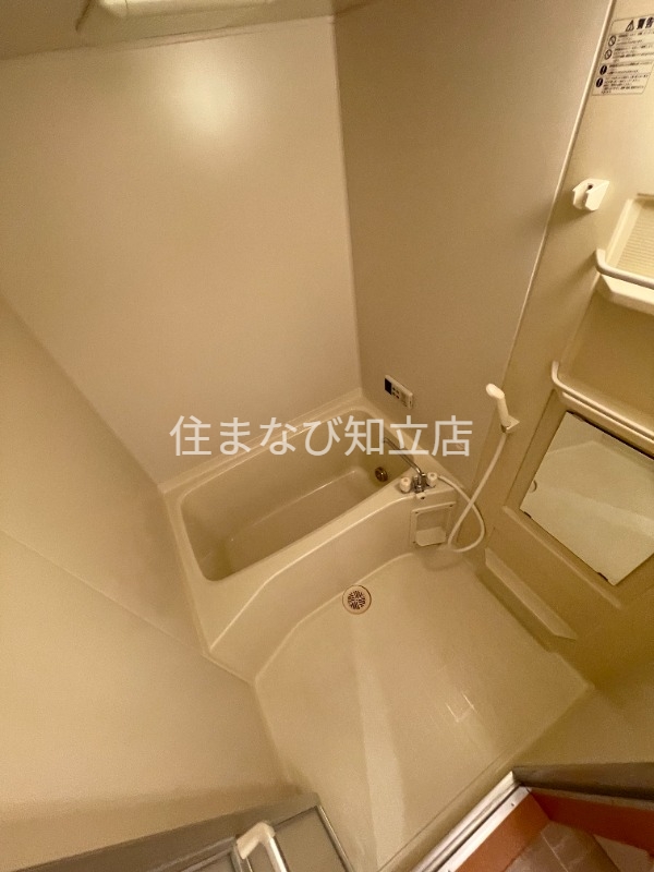バス・シャワールーム　別室同型写真／反転