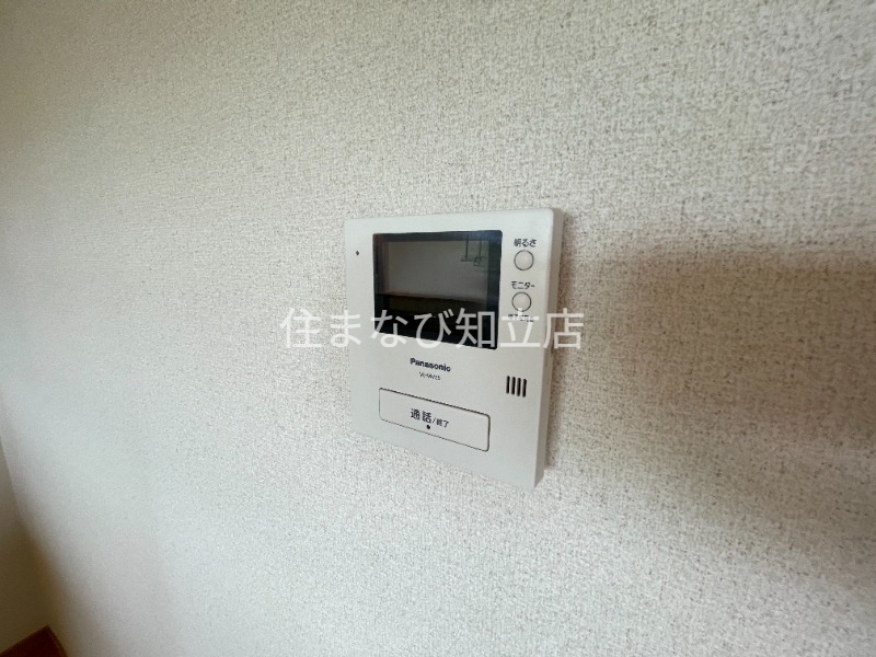 セキュリティ　別室同型写真／反転