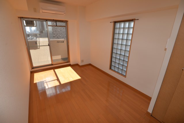 居室・リビング　この写真は同マンションの他のお部屋のものです