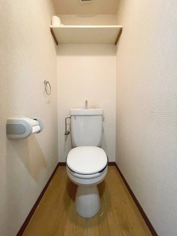 トイレ　同物件、別号室の参考写真です。