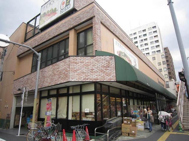スーパー　ワイズマート（２４Ｈ営業）（スーパー）まで700m