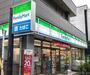 コンビニ　ファミリーマート 杉並下高井戸四丁目店（コンビニ）まで40m