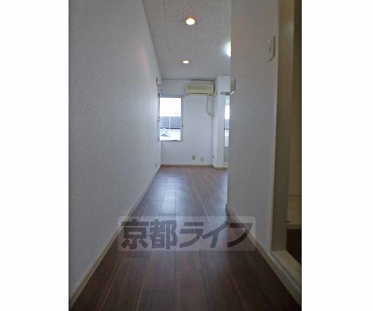 その他部屋・スペース　落ち着いた雰囲気の廊下です。