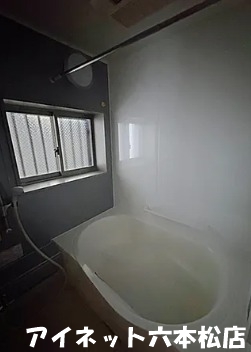 バス・シャワールーム　一日の疲れを癒しましょう。