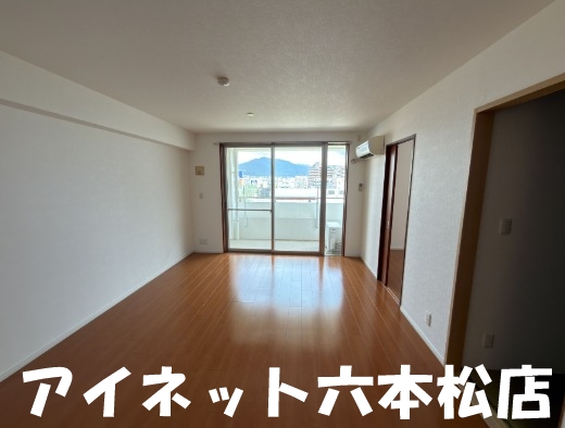 居室・リビング　広々としていいですね。
