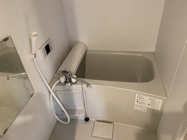 バス・シャワールーム　追炊きと浴室乾燥機付きのお風呂なので、雨の日でも安心です♪