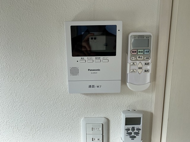 セキュリティ　TVモニターホンで来客を画面で確認出来て安心です♪