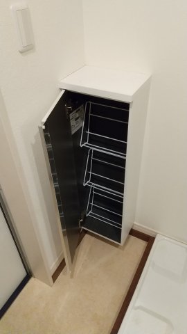 玄関　玄関には靴箱がございます♪