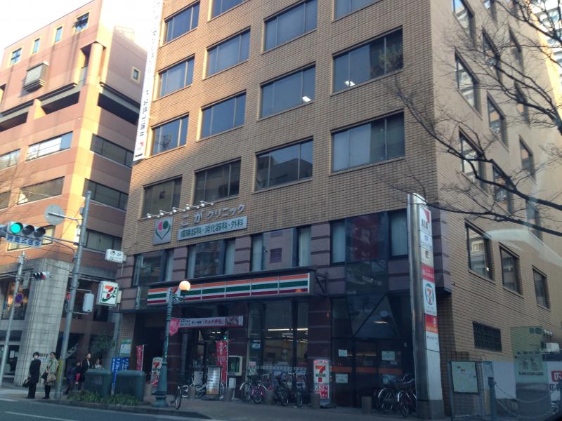 コンビニ　セブンイレブン福岡高宮駅前店（コンビニ）まで235m