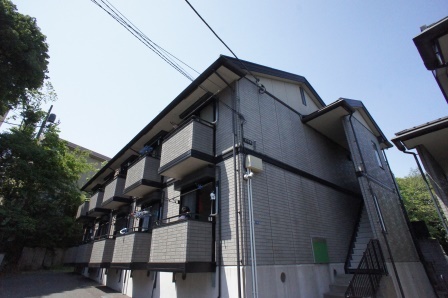 建物外観　向ヶ丘遊園駅徒歩８分の好立地です♪