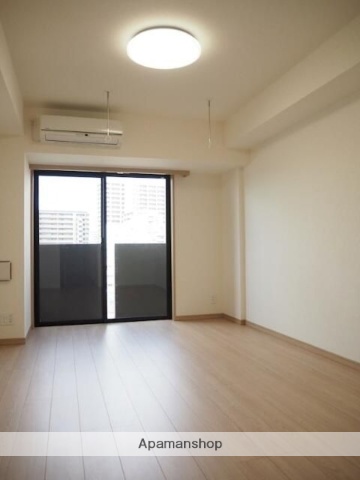 ルーブル大島参番館の居間写真