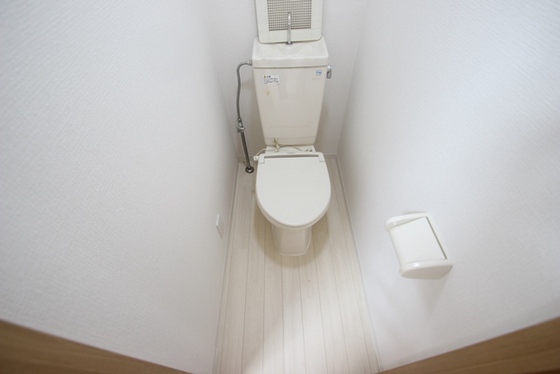 トイレ　別号室の写真です。