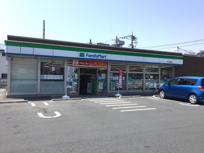 コンビニ　ファミリーマート 富士新橋町店（コンビニ）まで724m