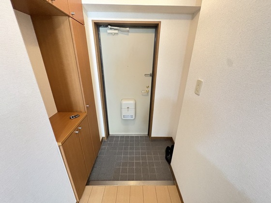 玄関　※別部屋の写真です