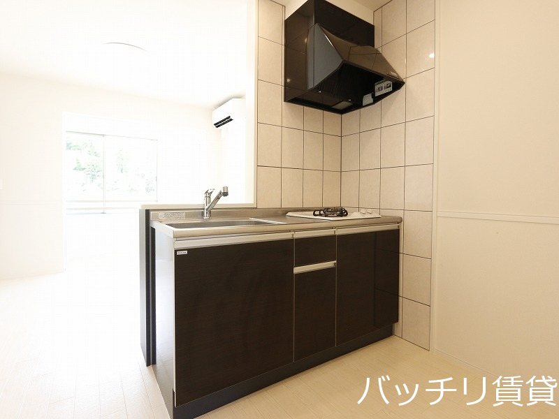 キッチン　同シリーズの別号室の画像。現況優先