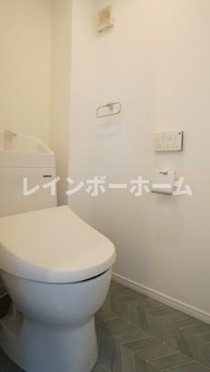 トイレ　※同施工会社参考写真