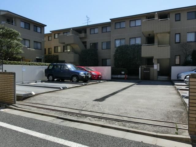 駐車場　★広い駐車場スペースです★