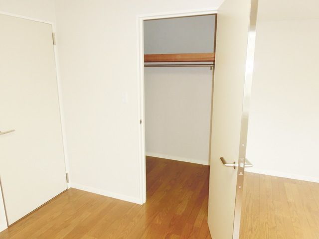 収納　★ウォークインクローゼットでたっぷり収納できます星