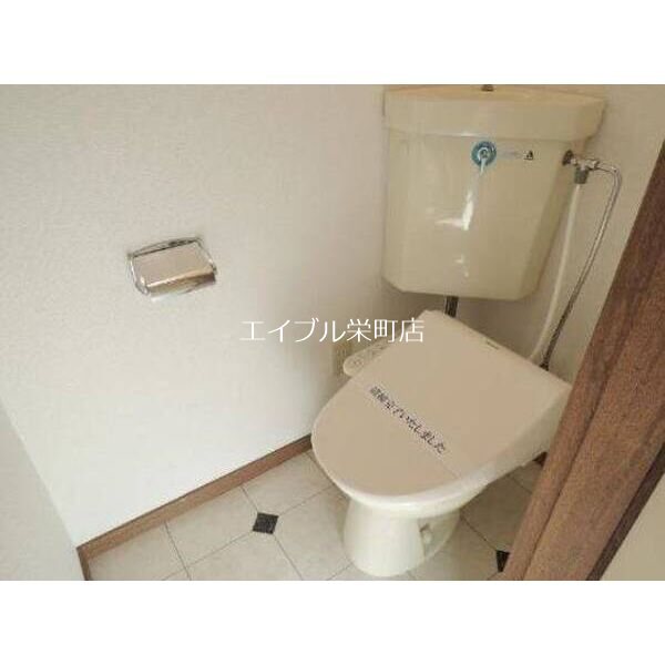 地下鉄東豊線 栄町駅 徒歩13分 3階建 築36年のトイレ写真