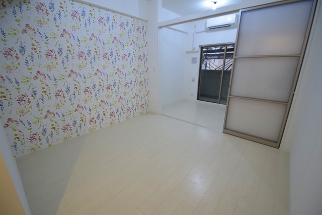 ＪＲ東西線 大阪天満宮駅 徒歩7分 15階建 築11年の居間写真