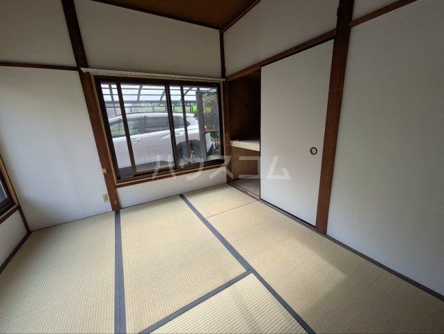 川島アパートの居間写真