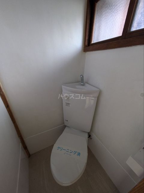 川島アパートのトイレ写真