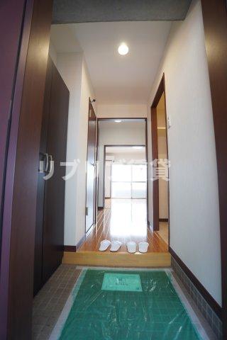 ＪＲ総武線 千葉駅 徒歩12分 11階建 築19年の玄関写真