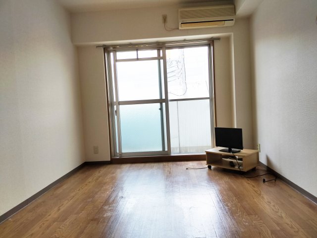 居室・リビング　角部屋住戸で過ごしやすく、おすすめです。