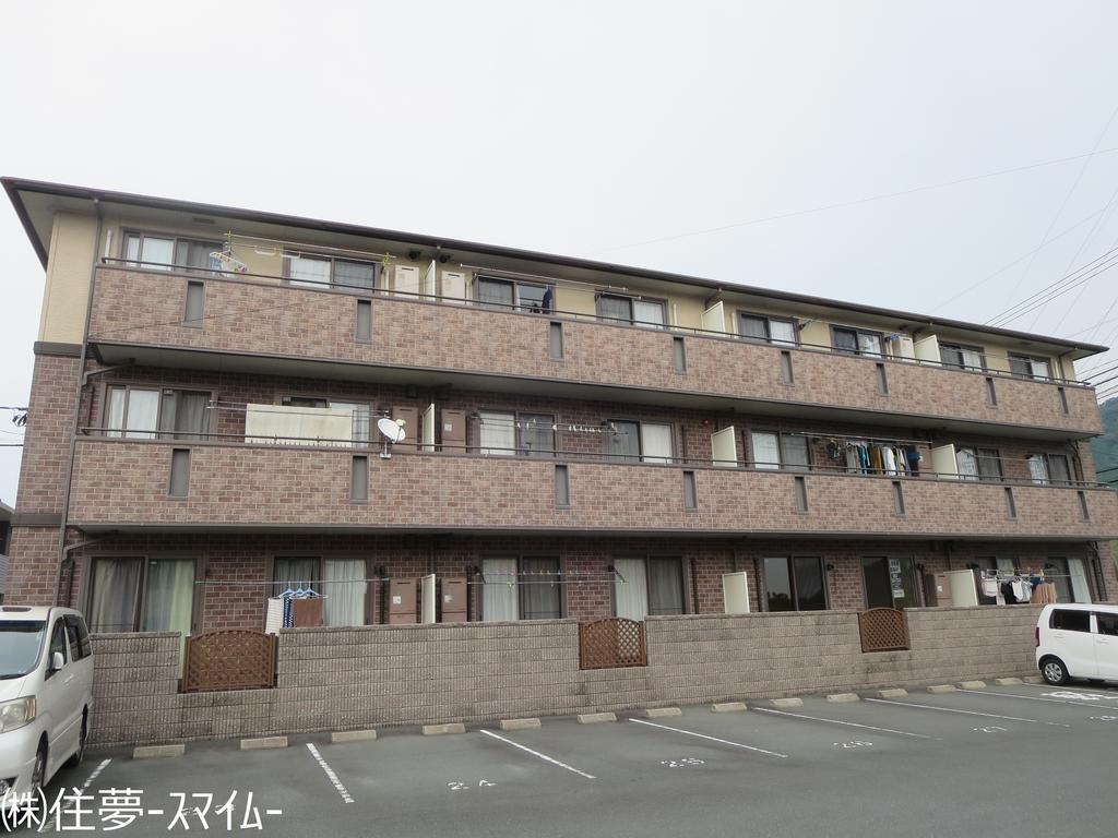 リビングタウンIC小郡　A棟の建物外観