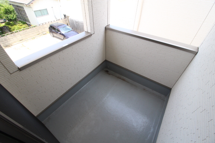 バルコニー　屋根付きバルコニー！