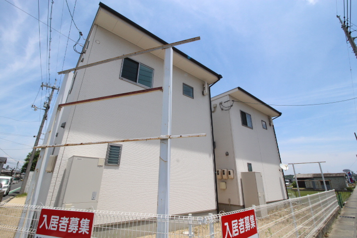 建物外観　築浅オール電化★便利な場所にあります◎
