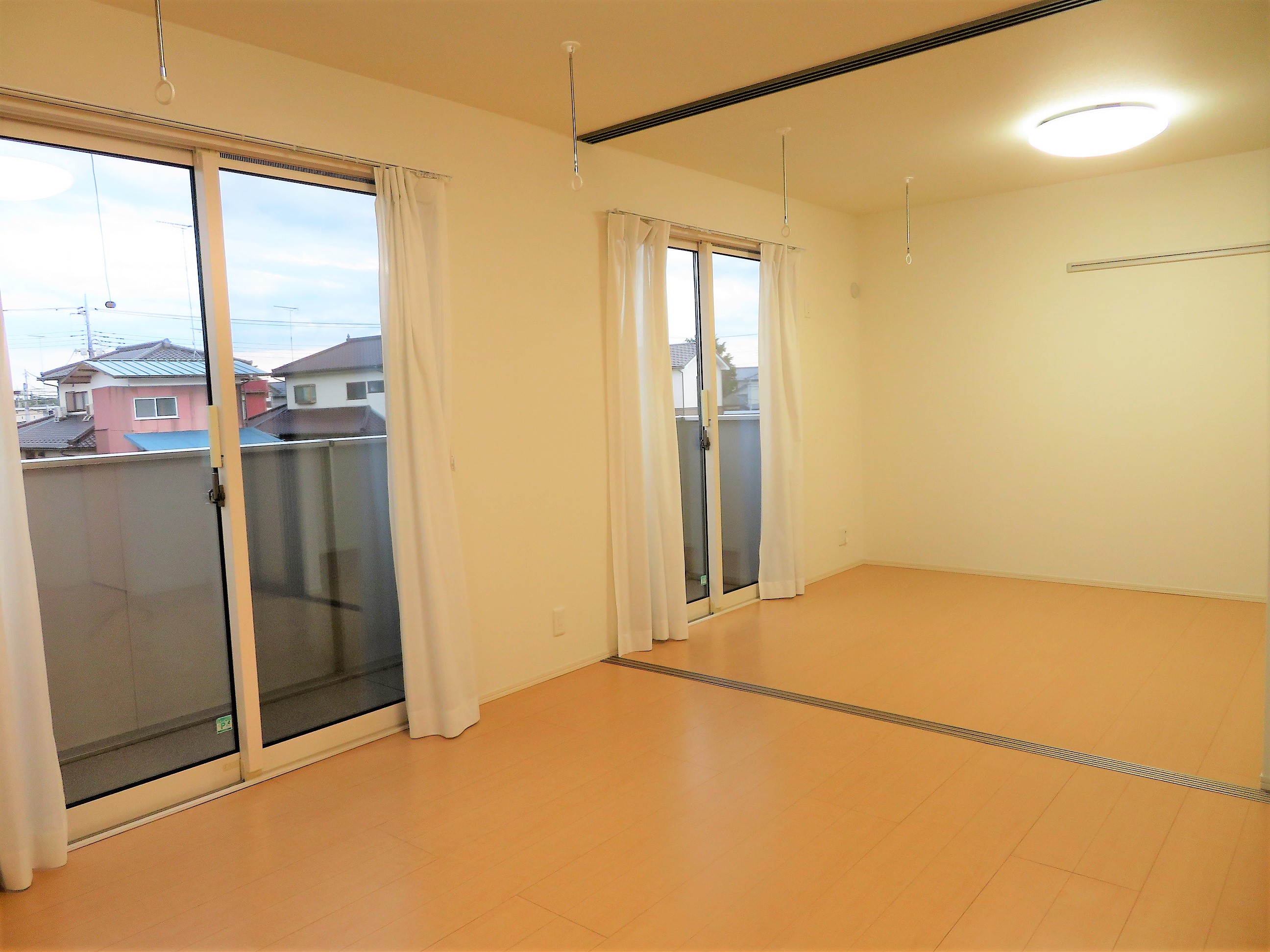 居室・リビング　11帖のリビングです！南向きで日当たり良好！