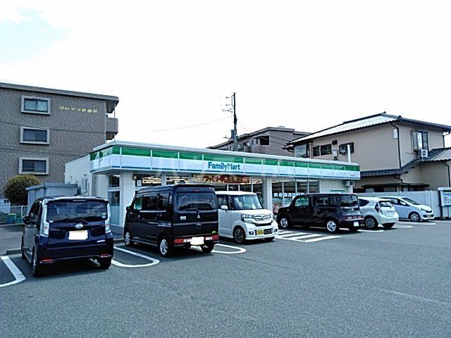 コンビニ　ファミリーマート 富士柚木店（コンビニ）まで535m