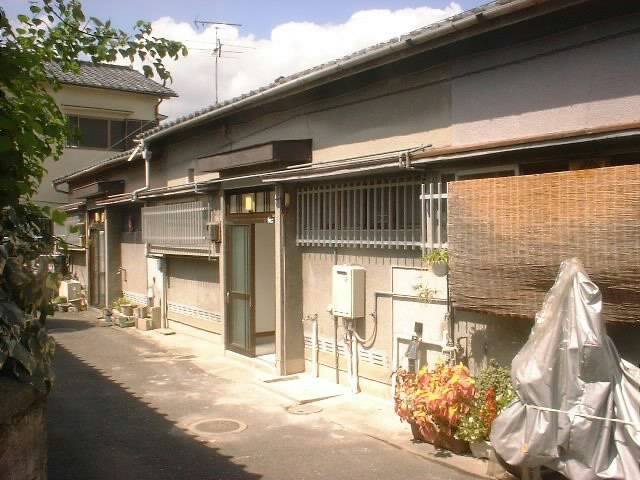 城貸家（西ノ京町）の建物外観