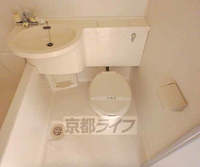 【アパートメント亀岡のトイレ】